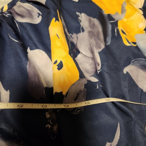 No Brand Tag Scoop Neck Short Sleeve Blue and Yellow Floral Blouse - Picture 15 of 16